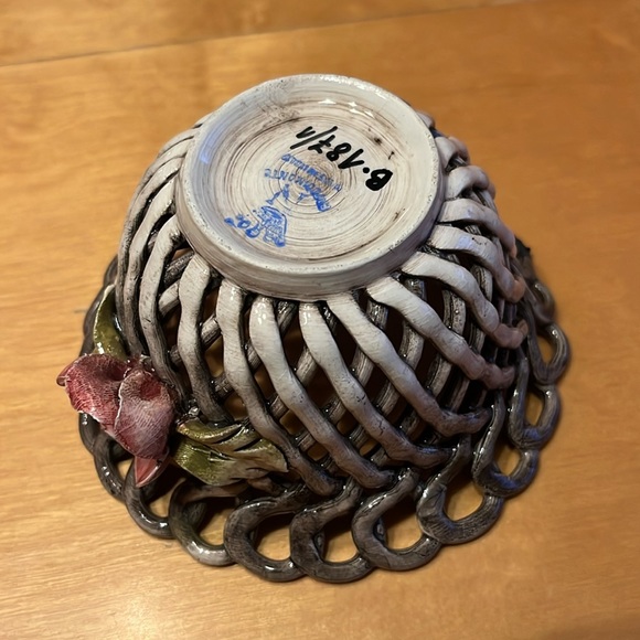 Vintage Capodimonte Basket - Picture 5 of 8
